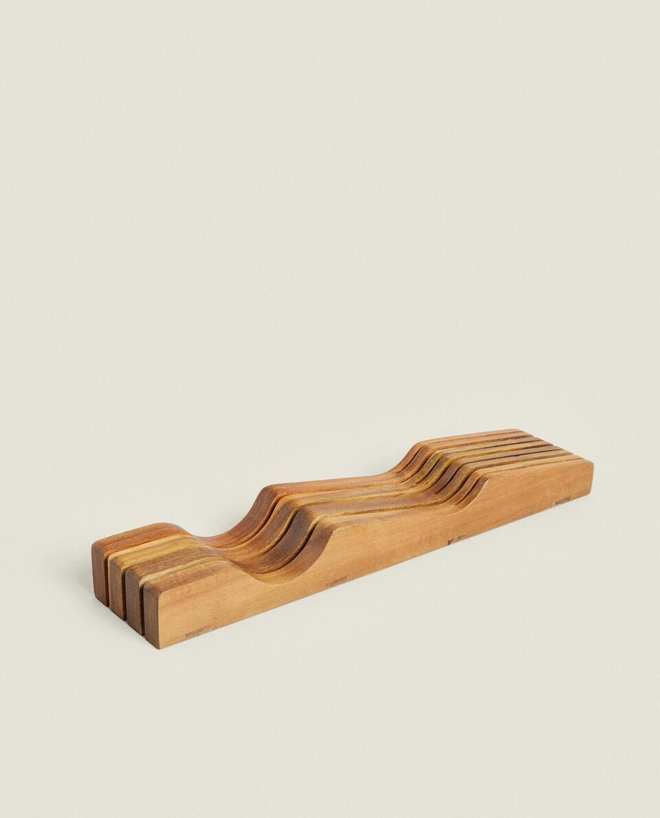 WOODEN KNIFE HOLDER