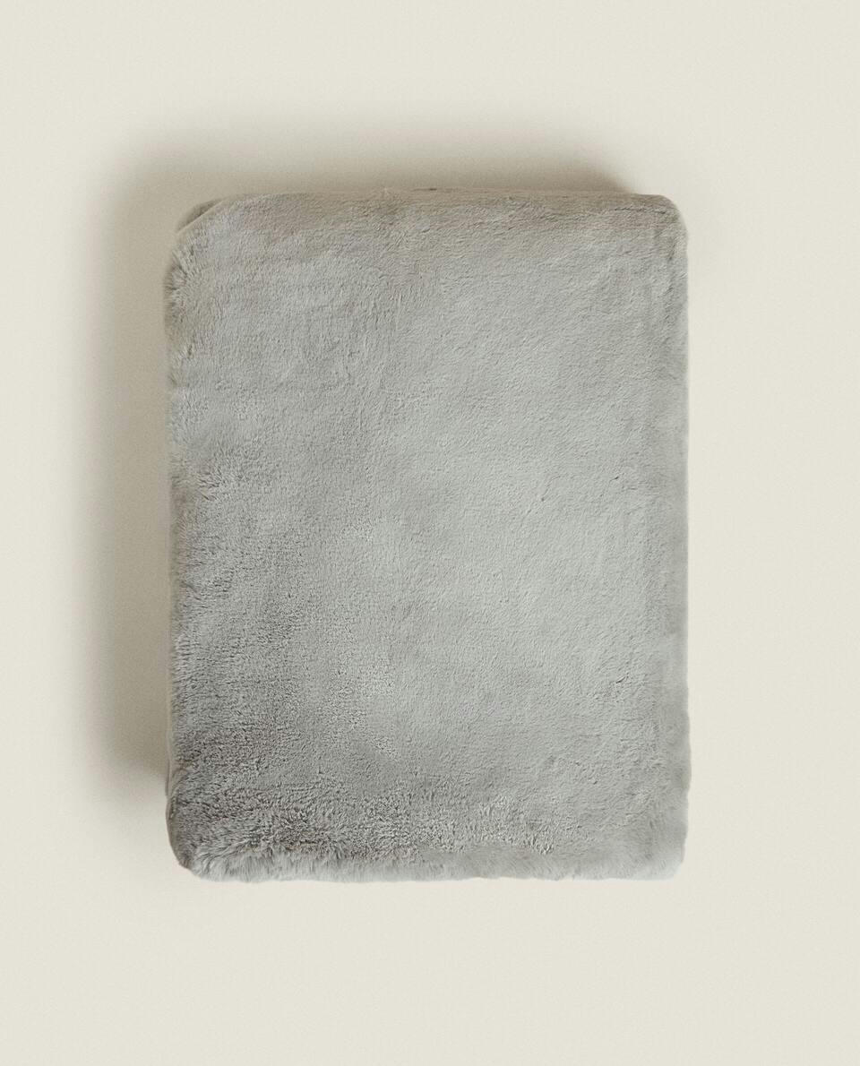 XL FUZZY BLANKET
