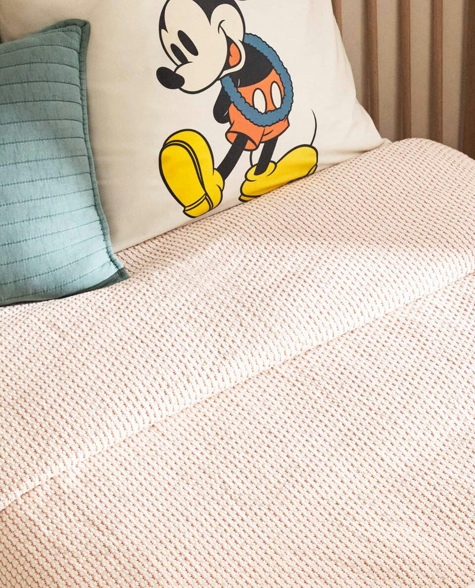 TEXTURED COTTON BEDSPREAD