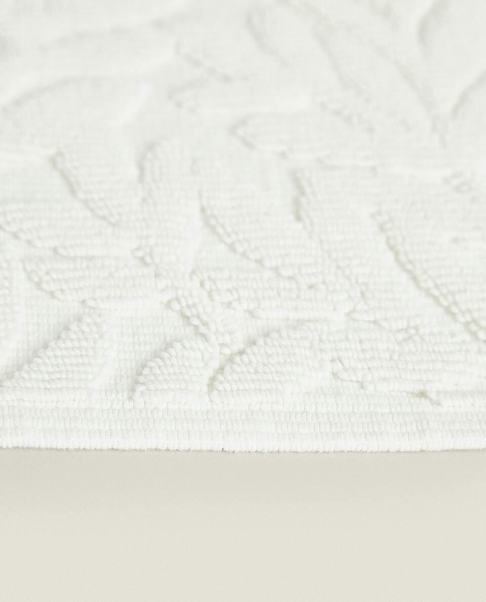 JACQUARD BATH MAT