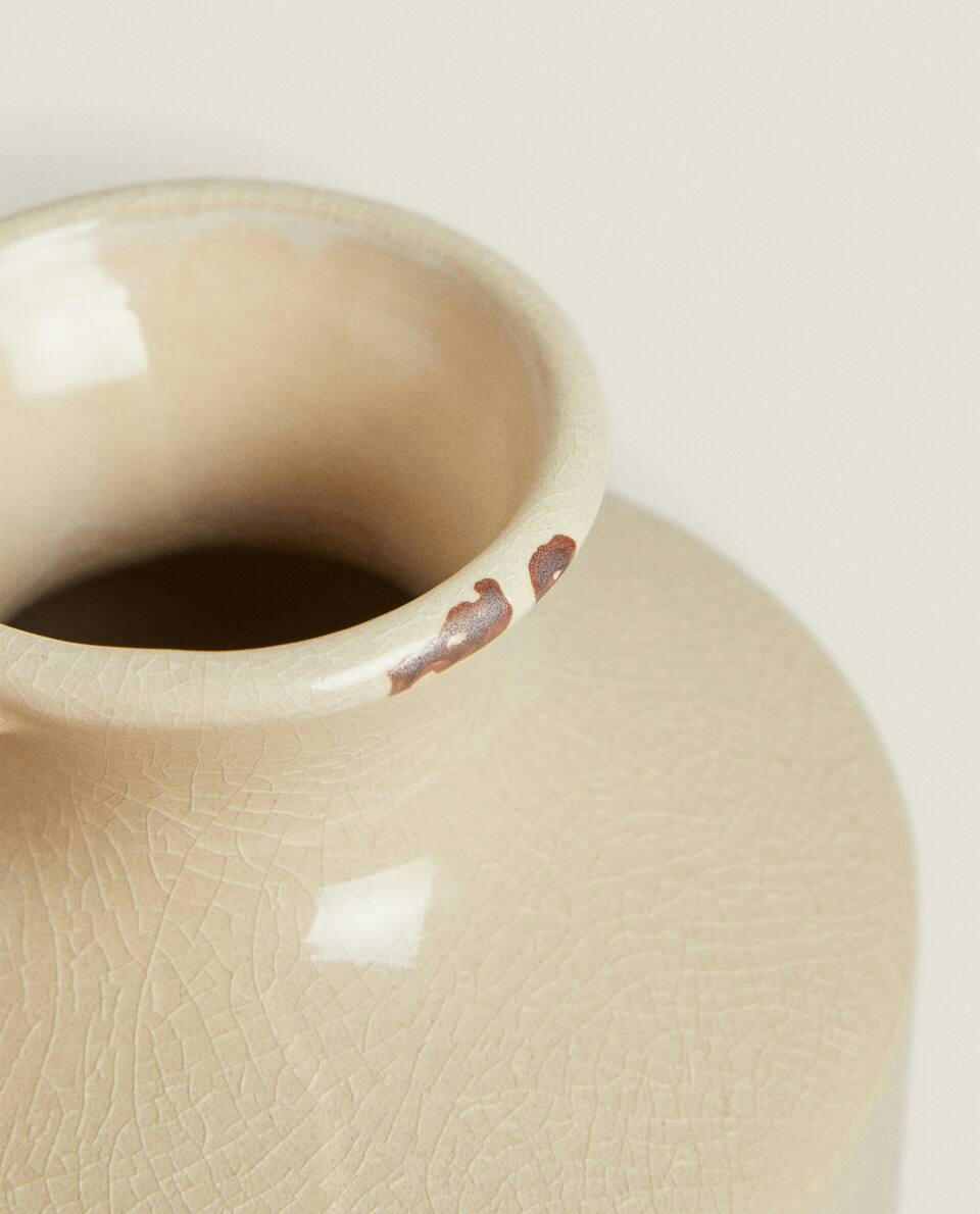 CERAMIC VASE WITH HANDLES