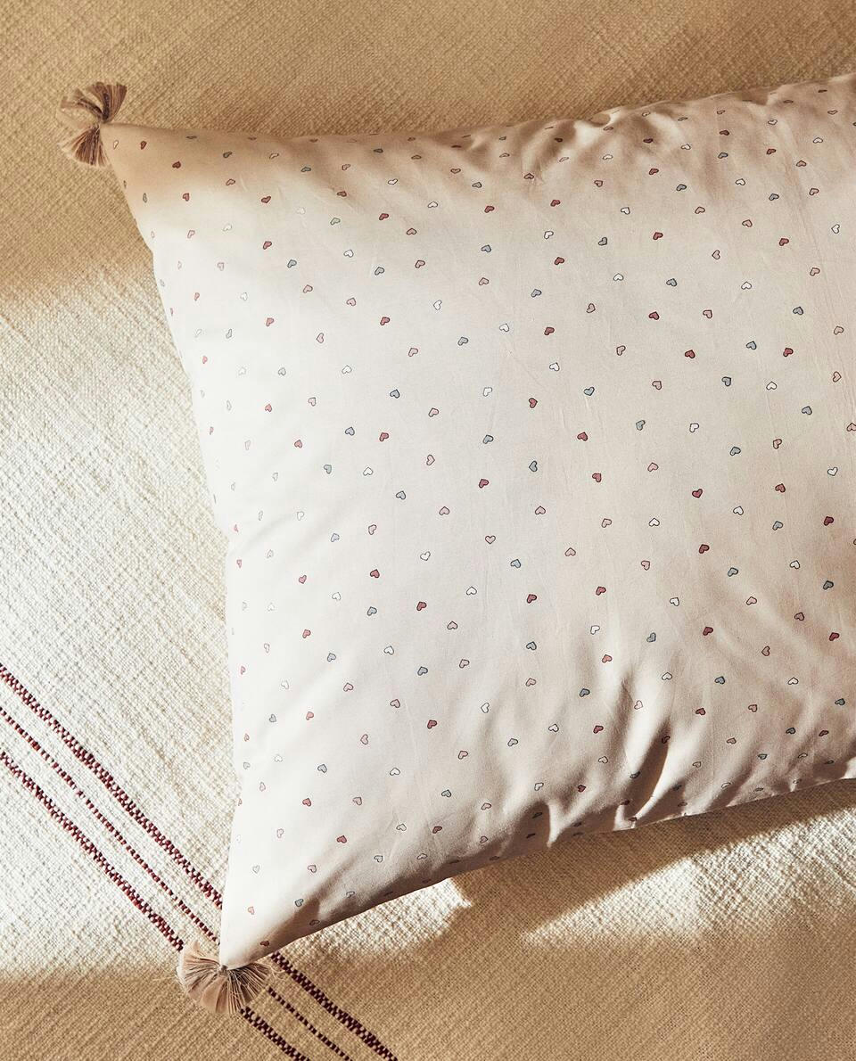 HEART PRINT PILLOWCASE
