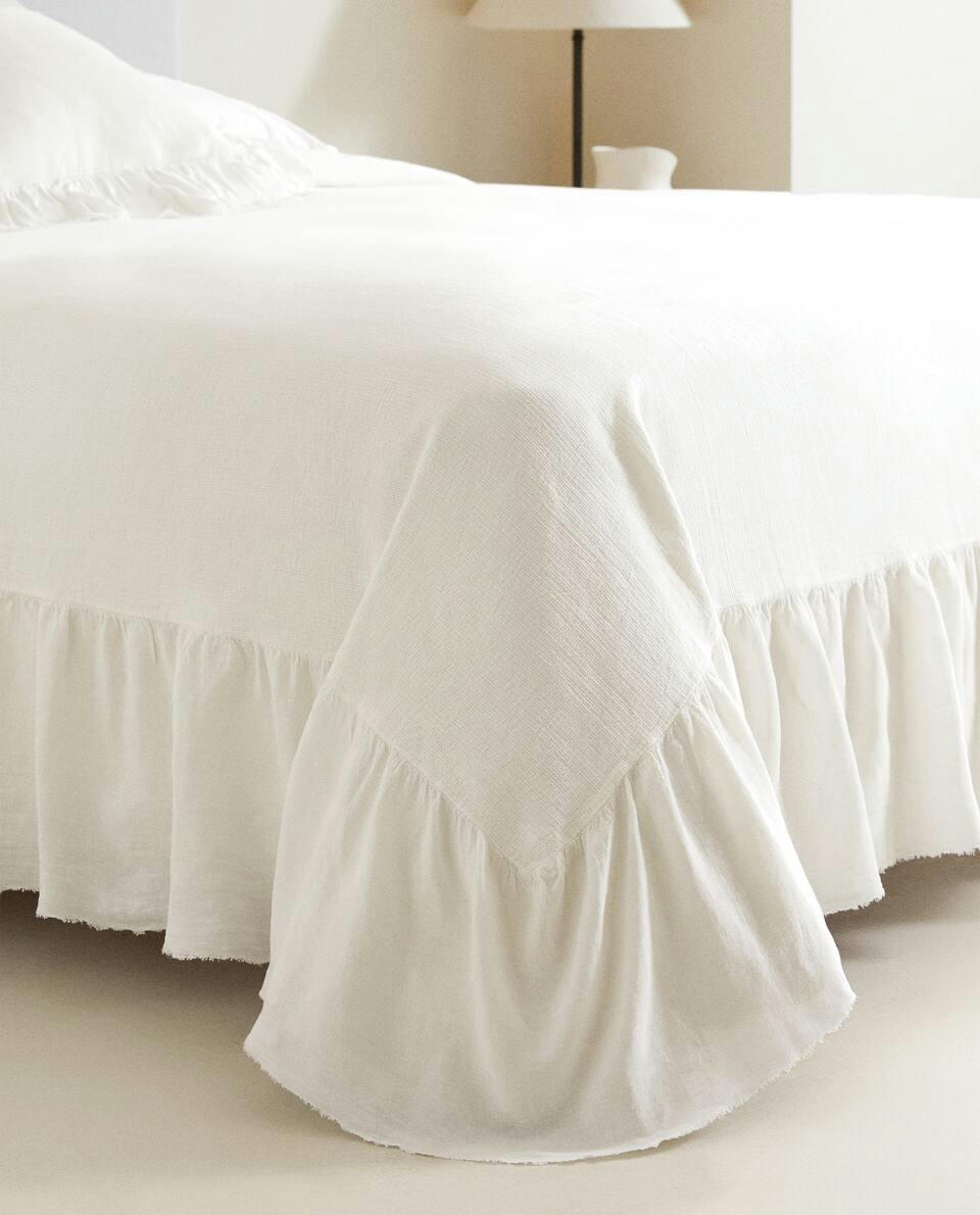 LINEN RUFFLE BEDSPREAD