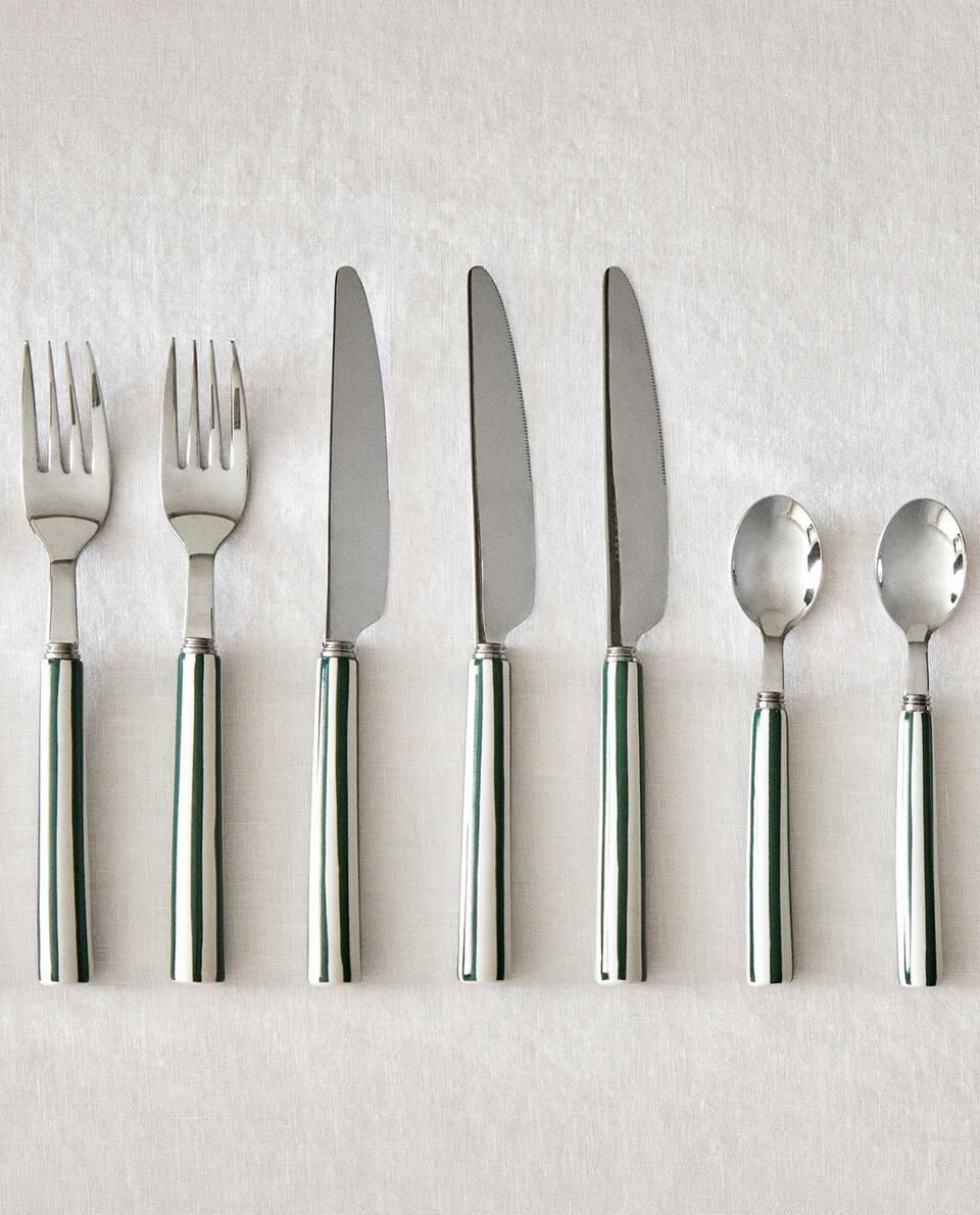 STRIPED CUTLERY SET (4 PIECES)