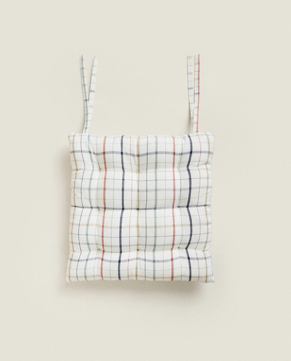 DYED THREAD CHECK CUSHION