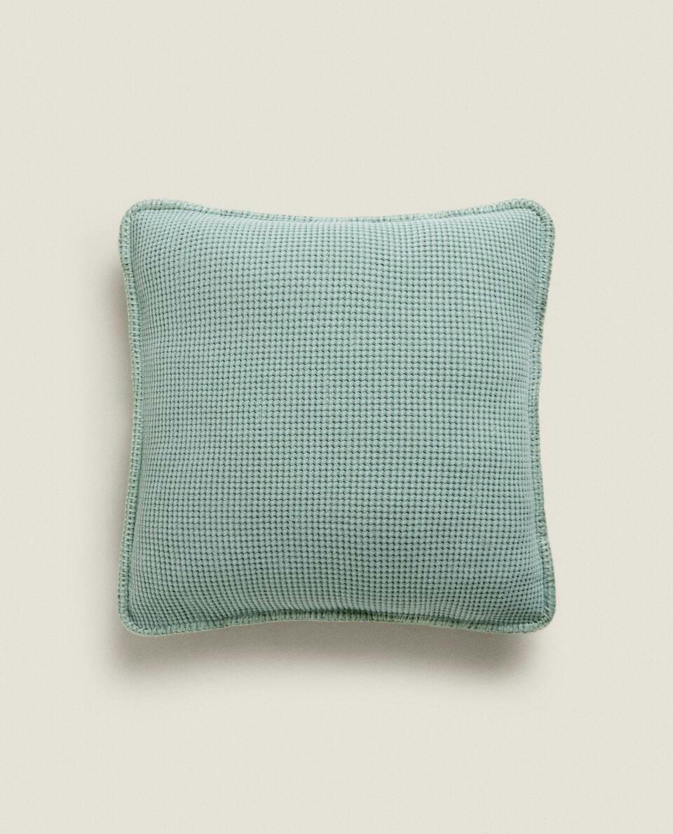TEXTURED WAFFLE-KNIT CUSHION COVER
