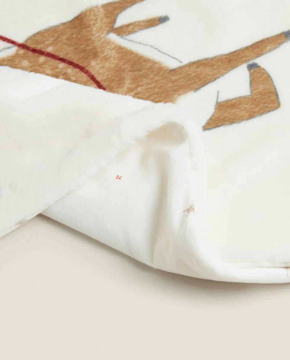 CHILDREN’S FATHER CHRISTMAS FLEECE BLANKET