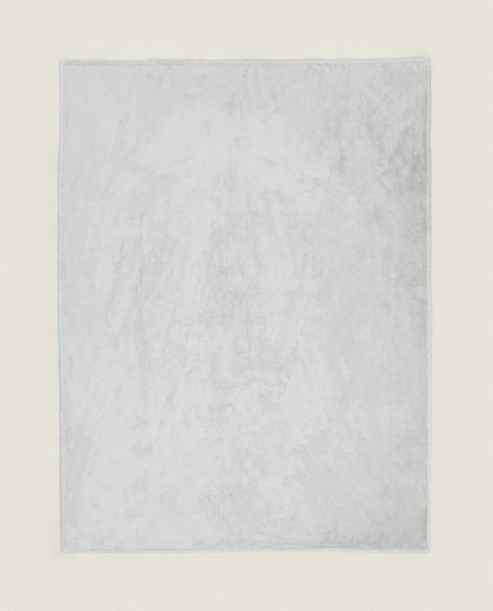 PLAIN FLEECE BLANKET