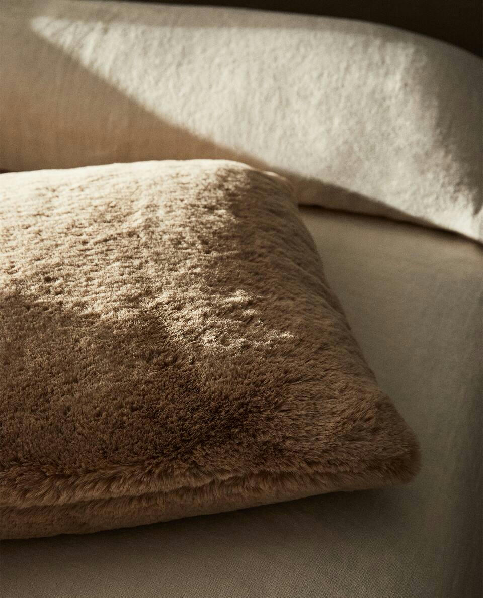 FUR CUSHION COVER