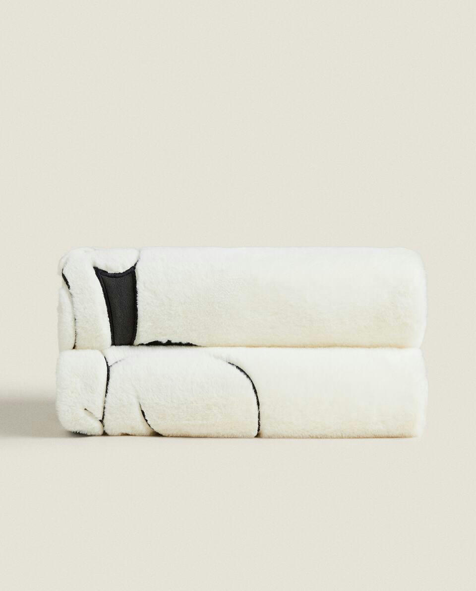 FUZZY MICKEY ? DISNEY BLANKET