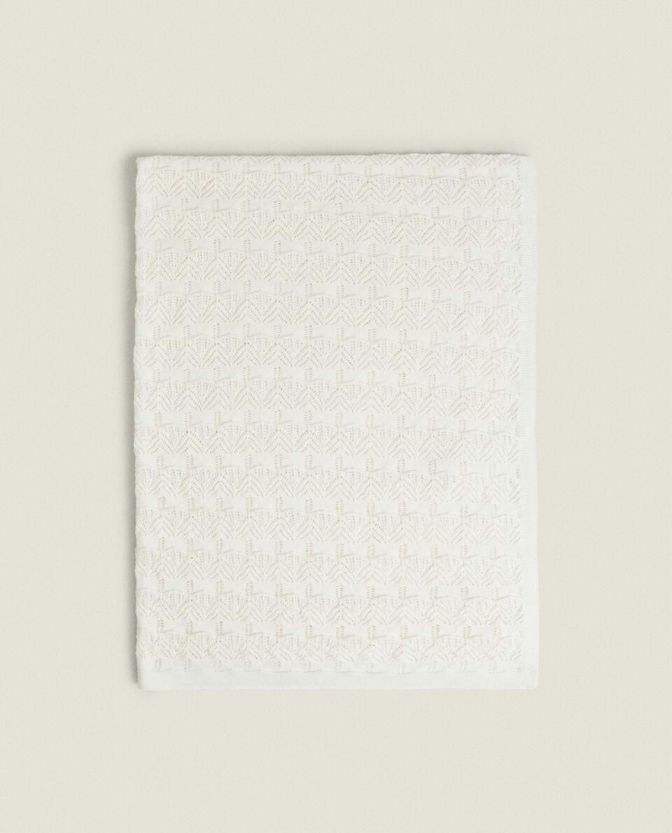 CHILDREN’S OPEN-KNIT COTTON BLANKET