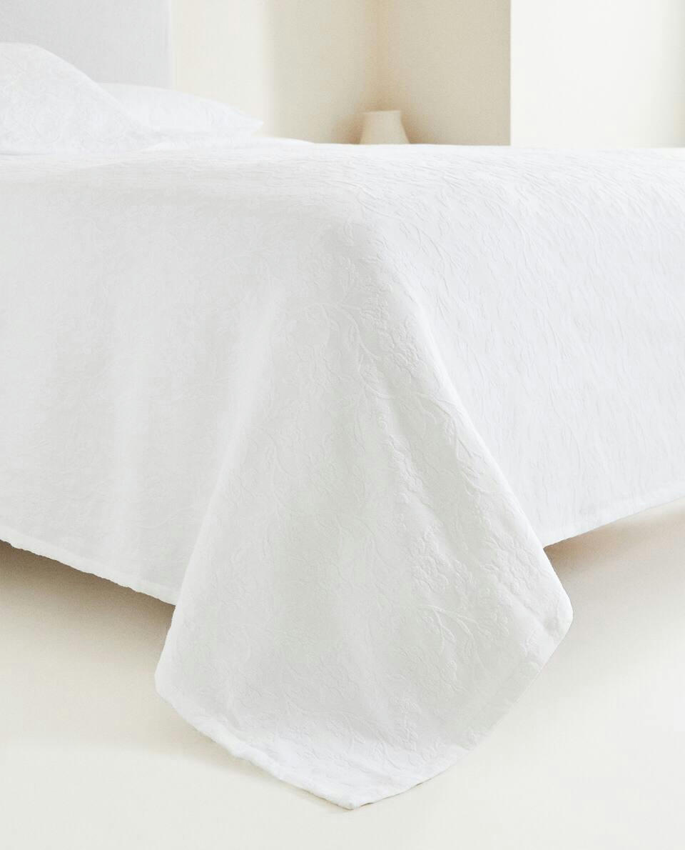 BEDSPREAD WITH FLORAL EMBROIDERY