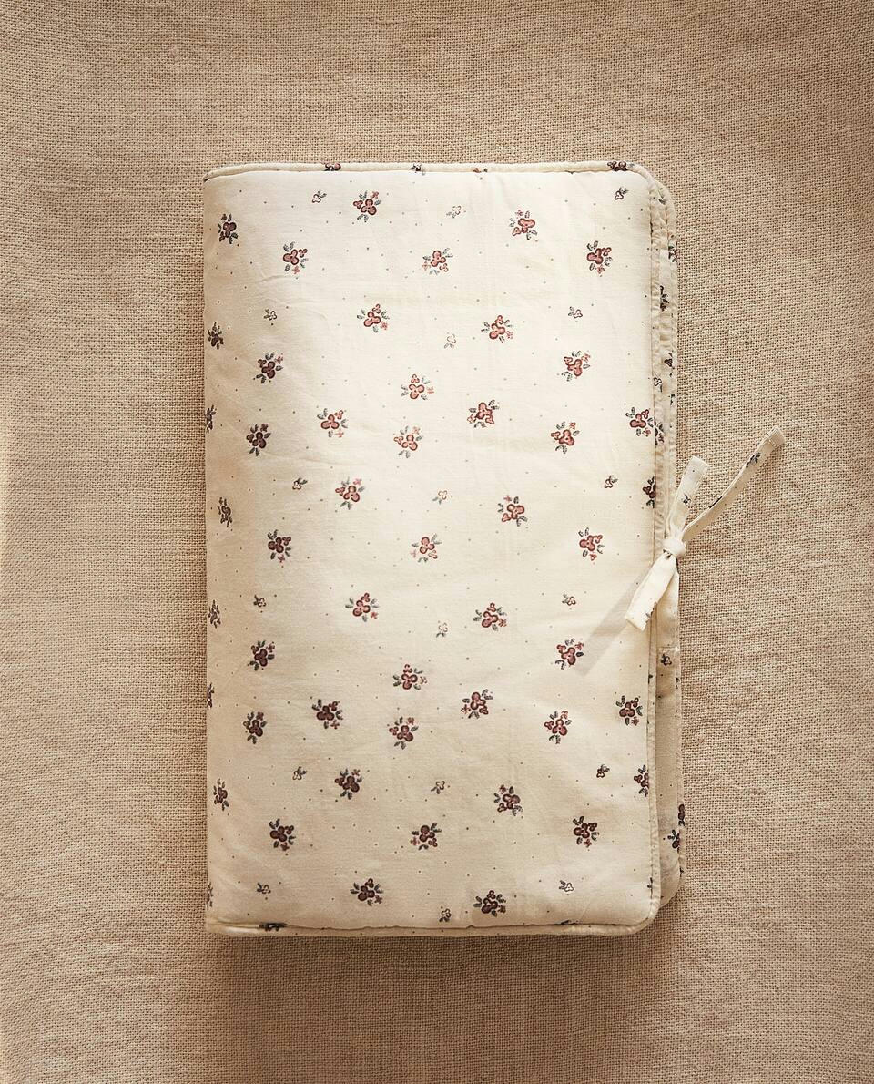 CHILDREN’S FLORAL BABY WIPE HOLDER