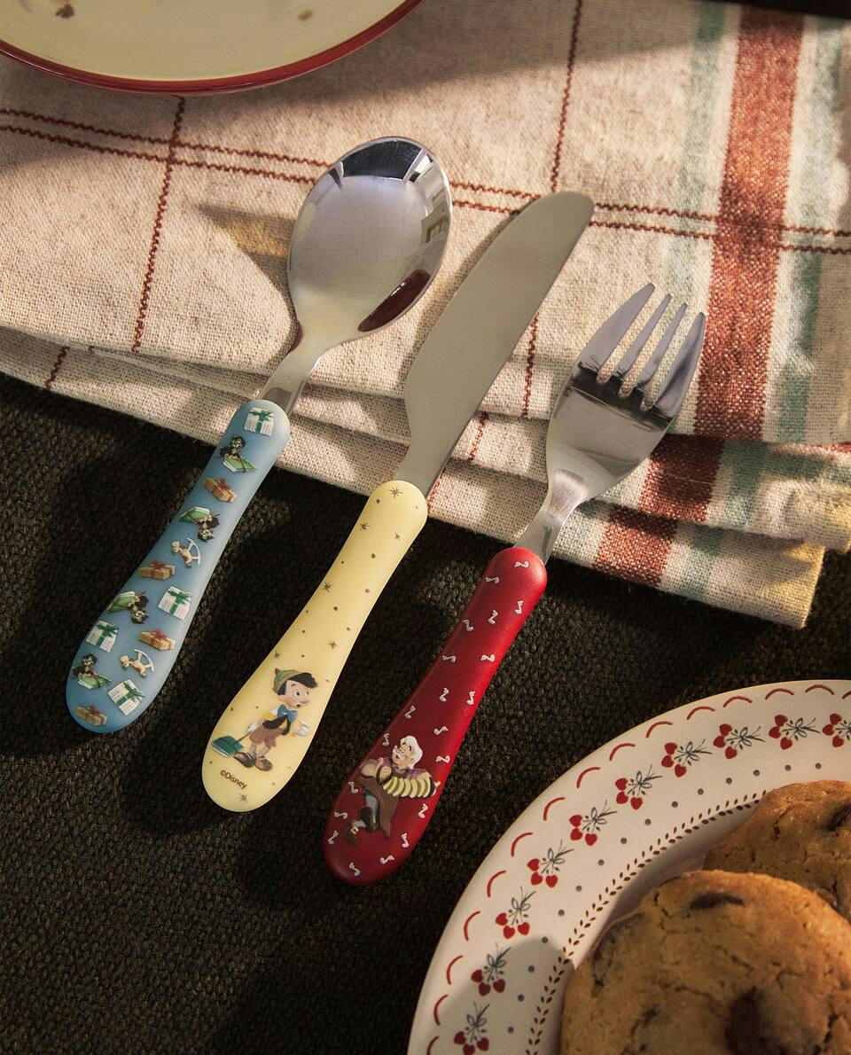 CHILDREN’S PINOCCHIO ? DISNEY CHRISTMAS CUTLERY SET