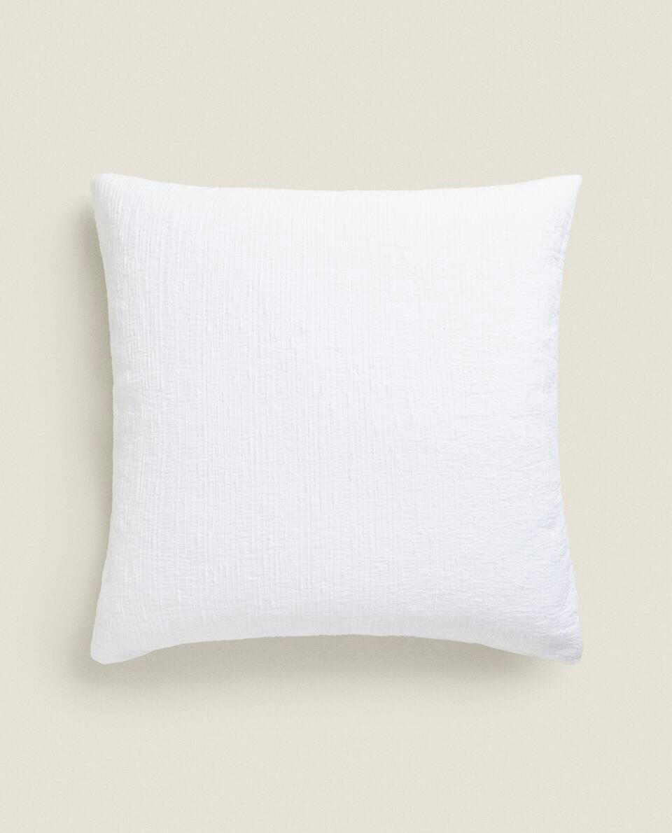 PILLOWCASE WITH RAISED QUILT BEDSPREAD EFFECT