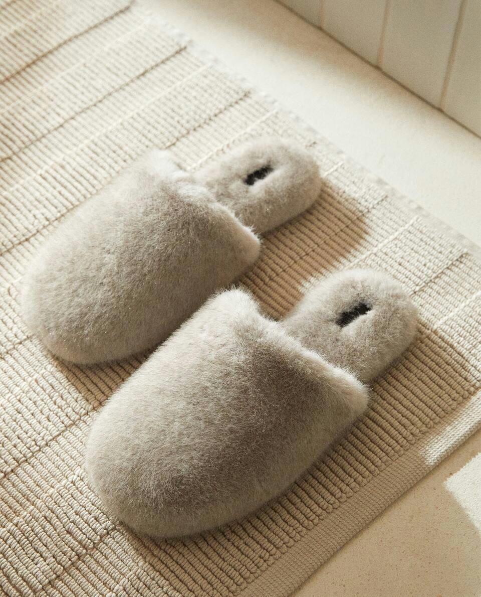 FAUX FUR MULE SLIPPERS