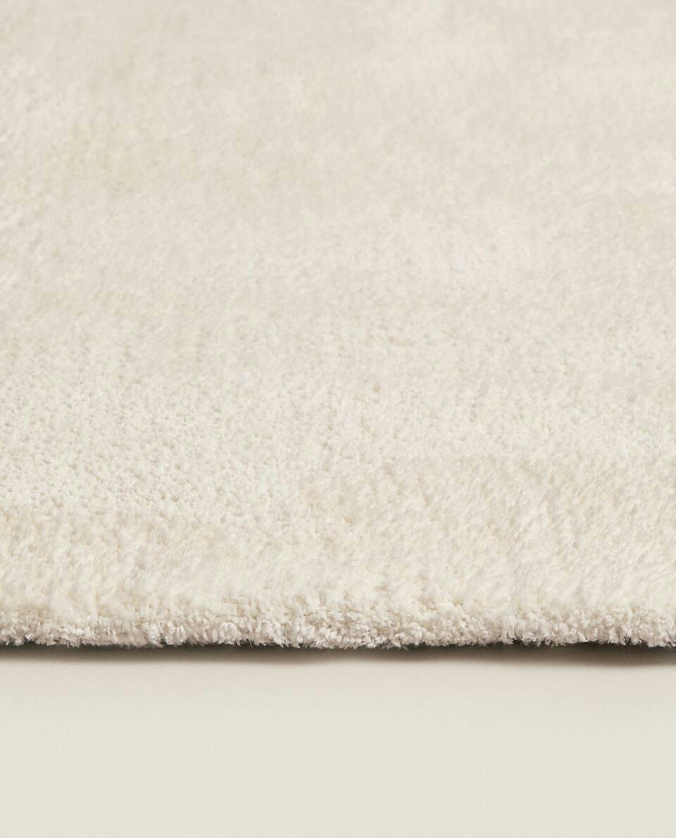 SOFT ECRU RUG