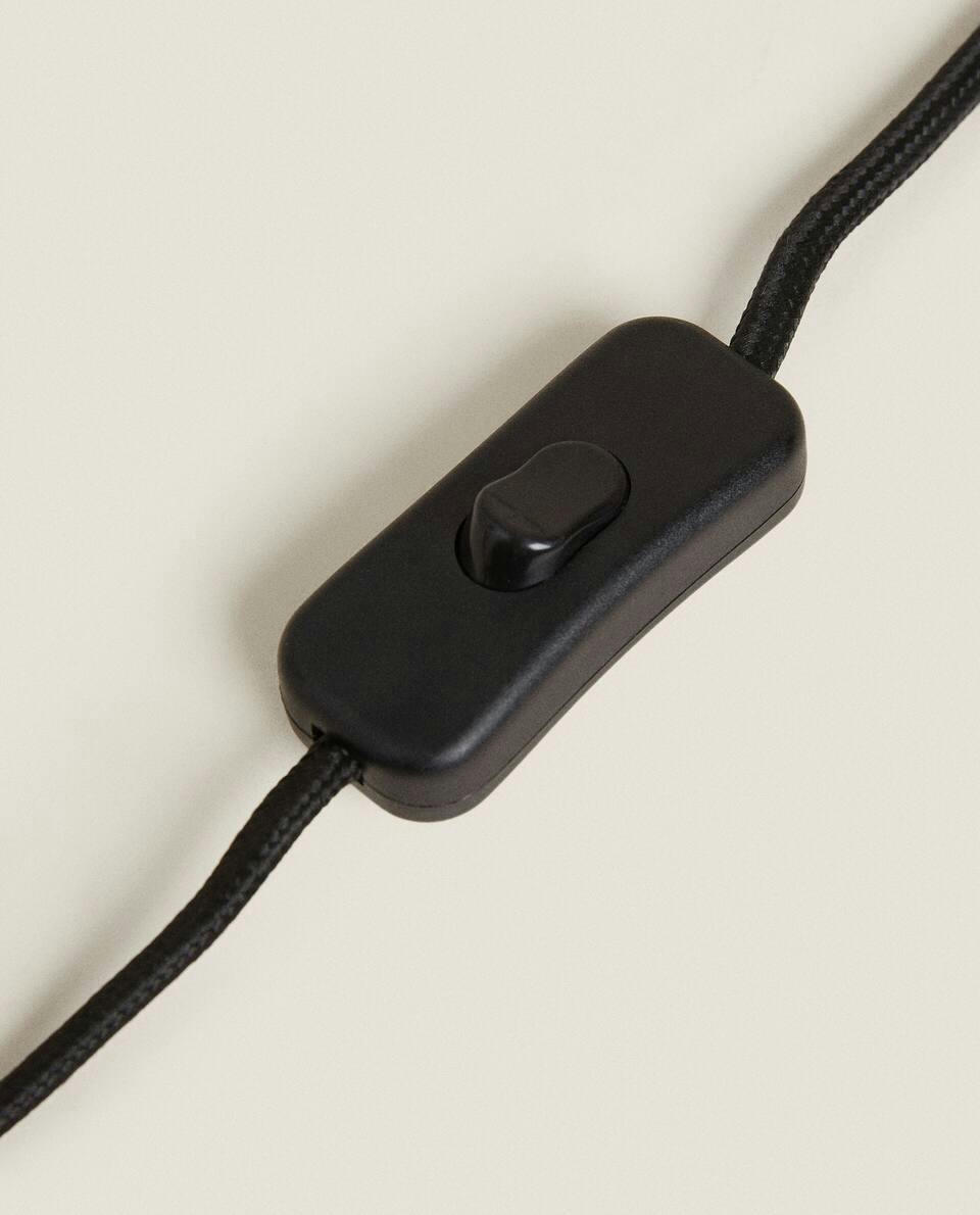 SCALLOPED METAL LAMP