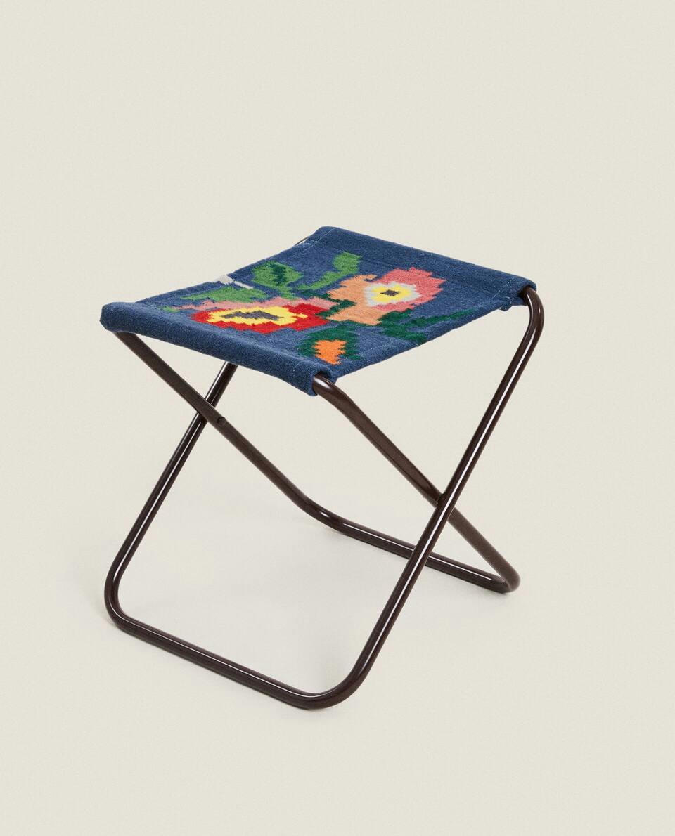 MULTICOLOURED WOOL FOLDING STOOL