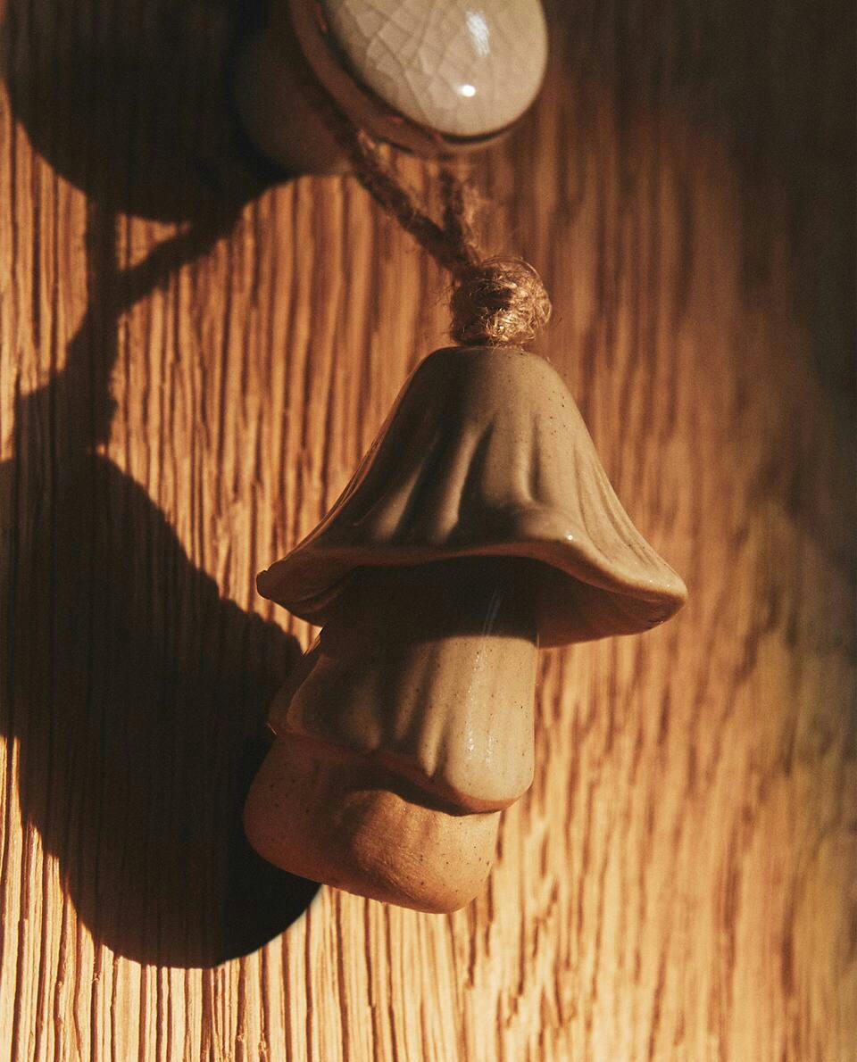 CERAMIC MUSHROOM DECORATIONS
