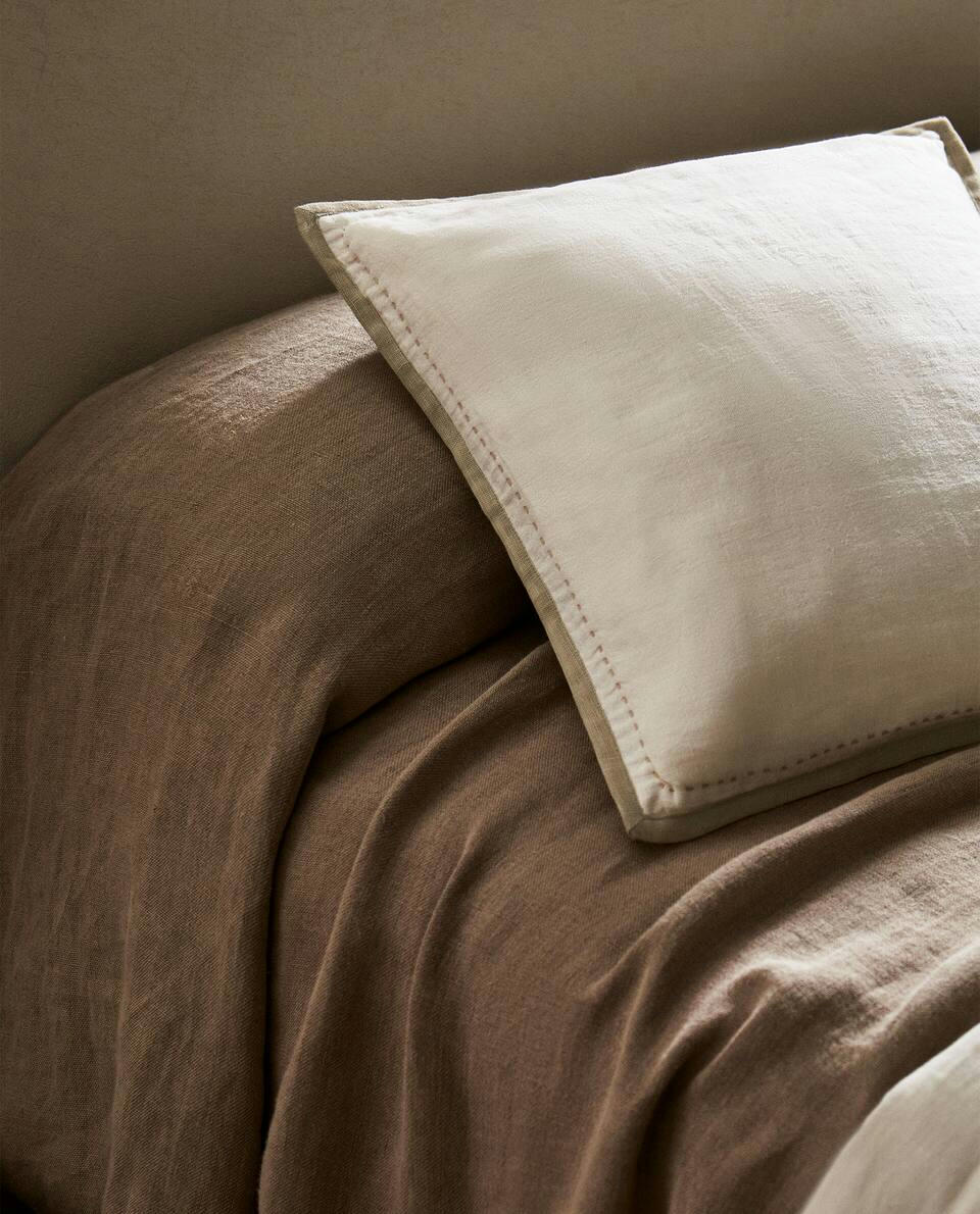 CUSHION COVER WITH CONTRAST EDGE