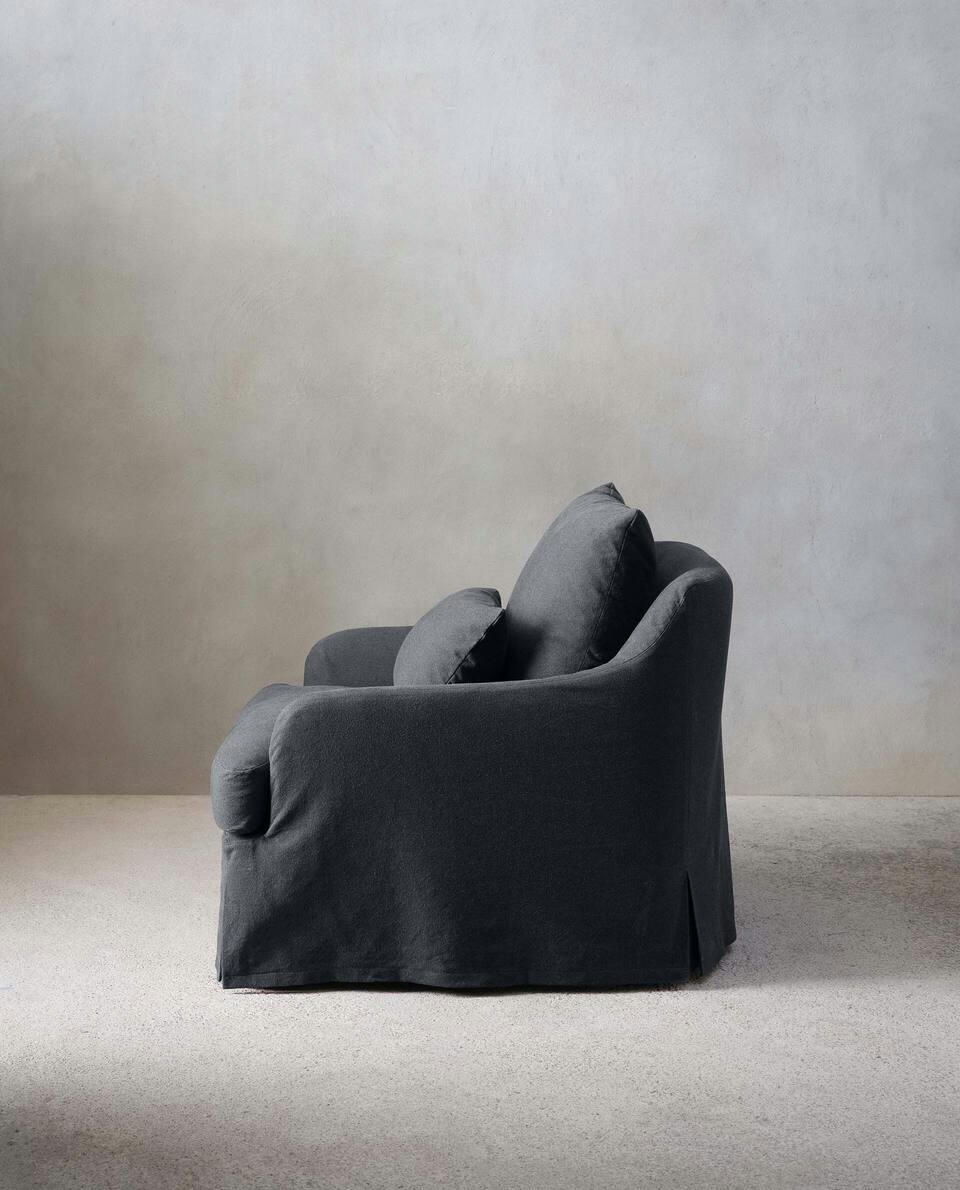 ARMCHAIR 01