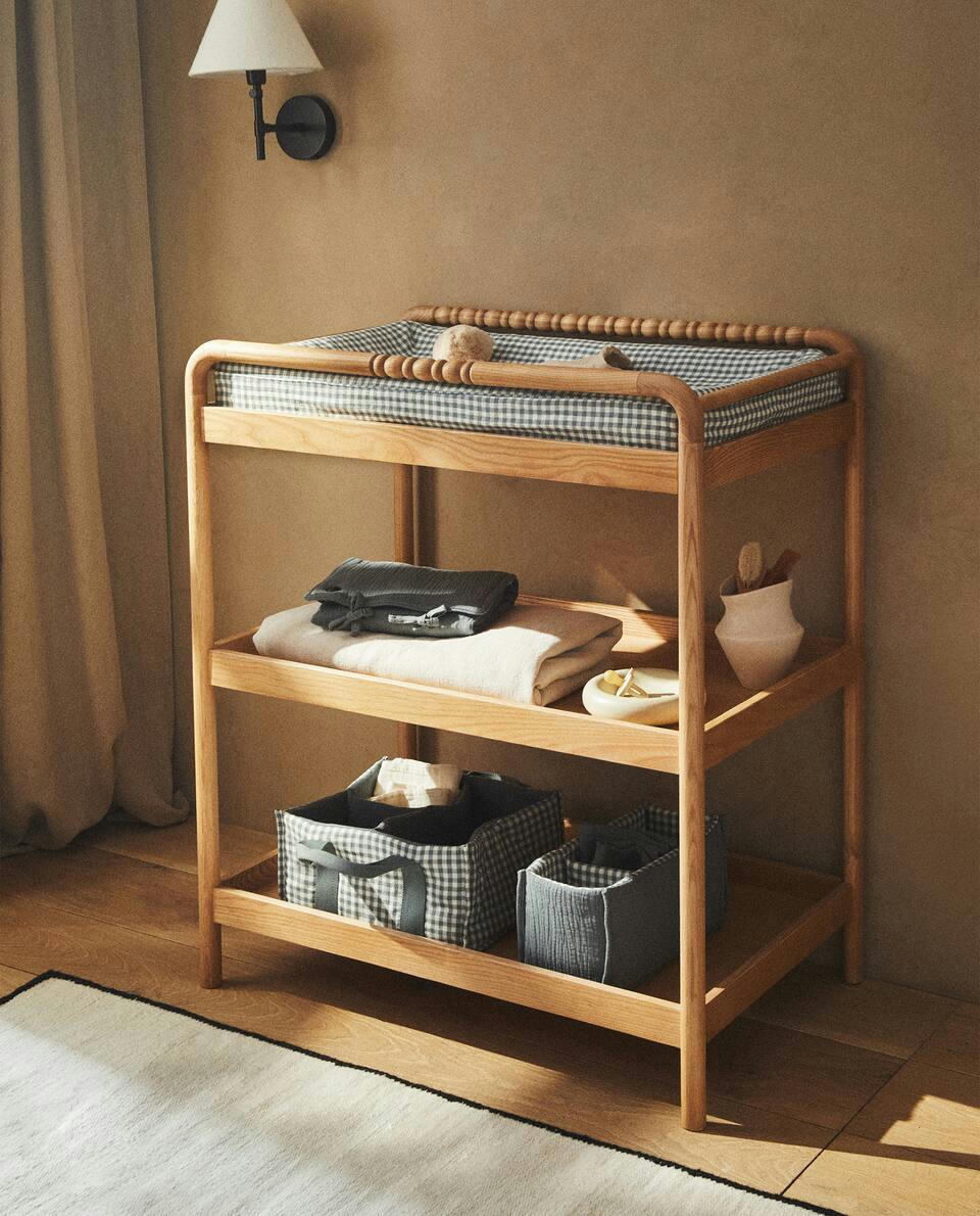 WOODEN BABY CHANGING MAT