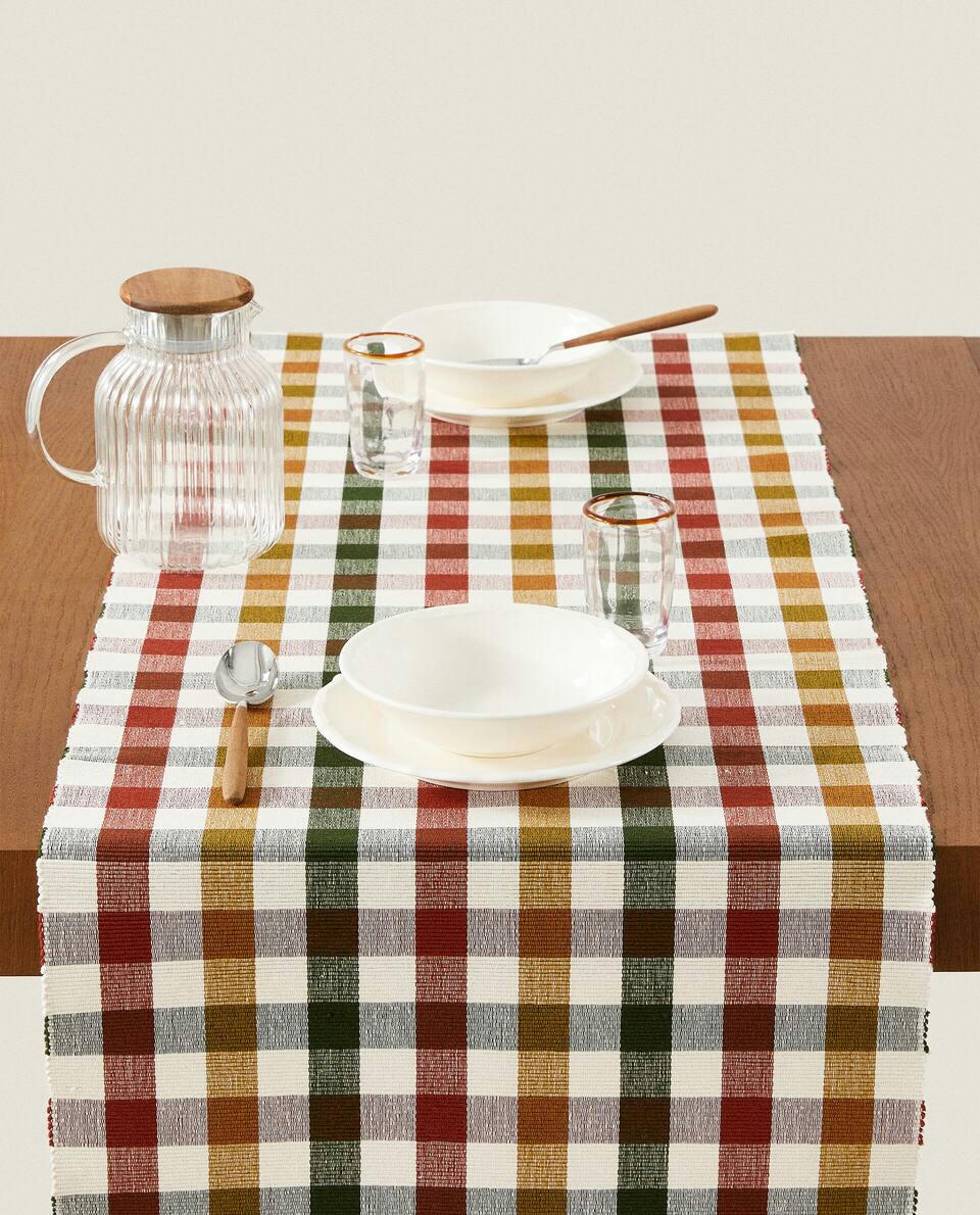 COTTON NEEDLECORD TABLE RUNNER