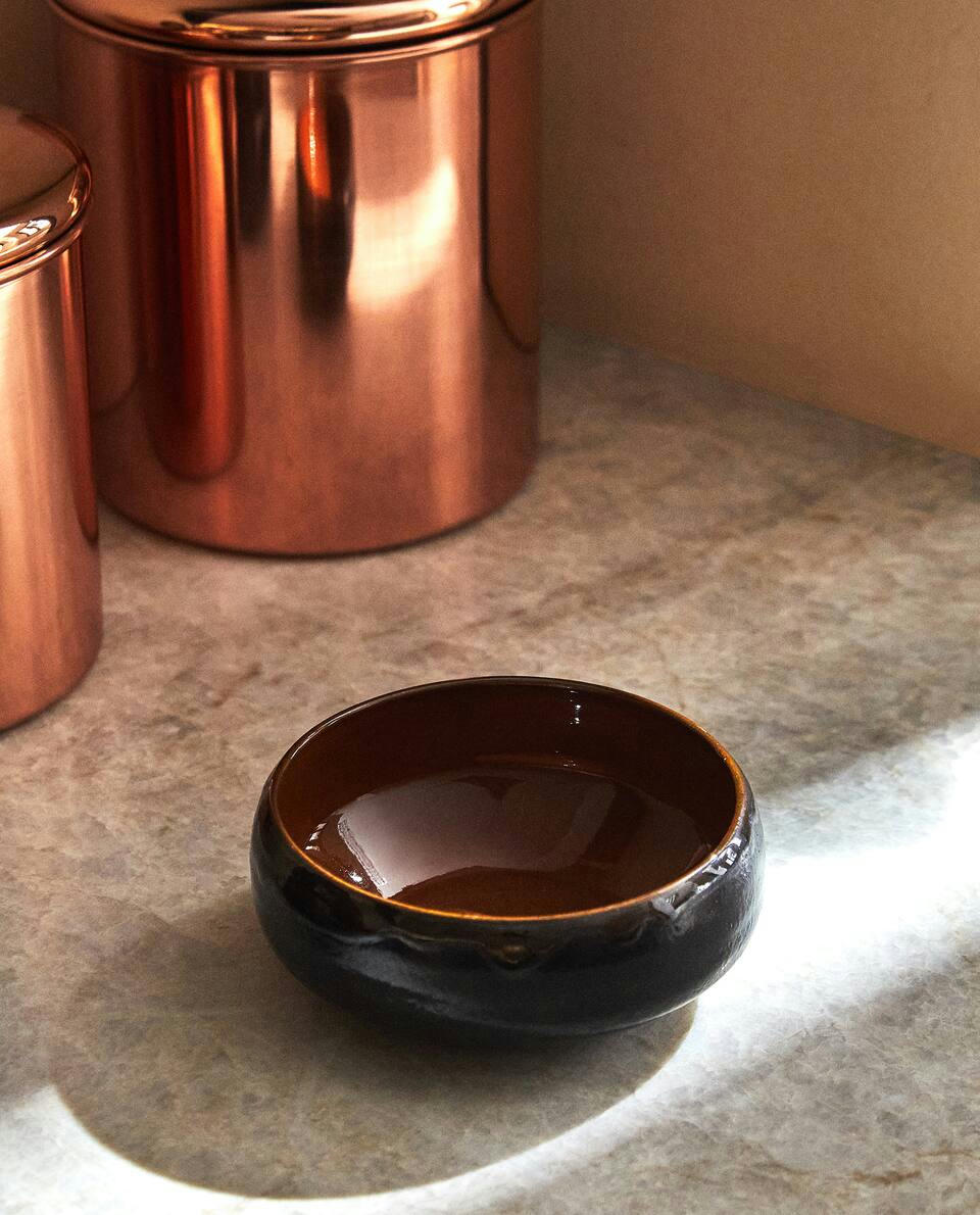 ANTIQUE-LOOK STONEWARE TABLEWARE SET