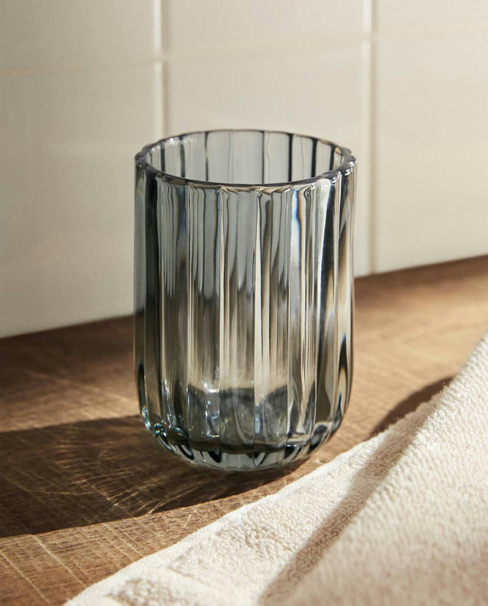 RAISED DESIGN GLASS BATHROOM SET