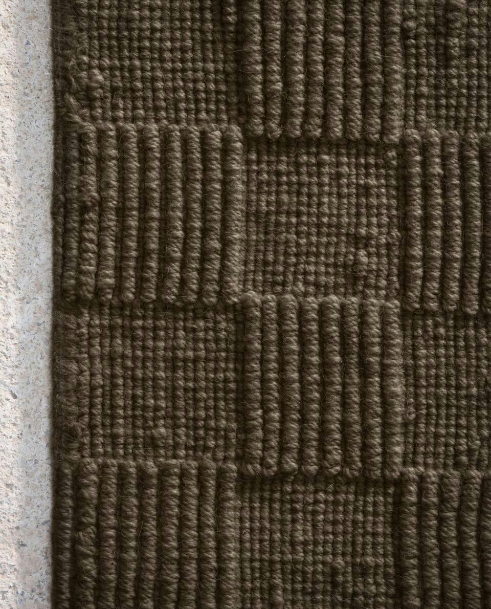RUG 01