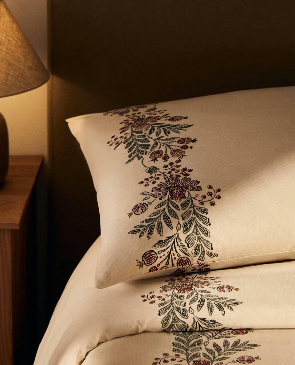 COTTON PILLOWCASE WITH CHRISTMAS BORDER