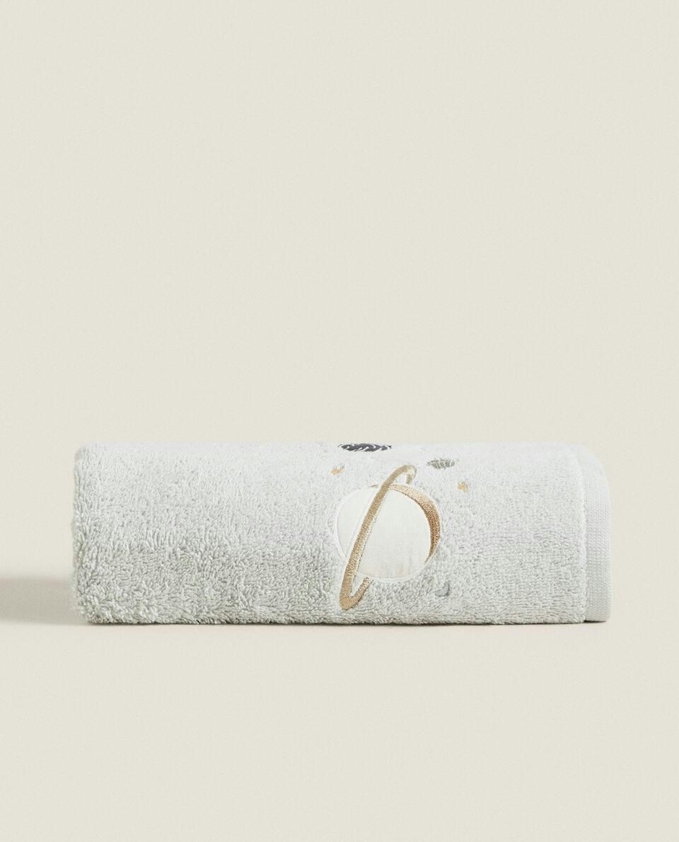 GLOW-IN-THE-DARK PLANETS TOWEL