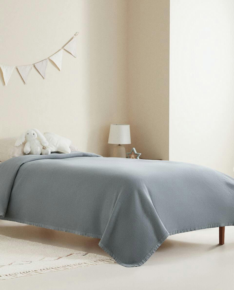 COTTON BEDSPREAD WITH PIPING