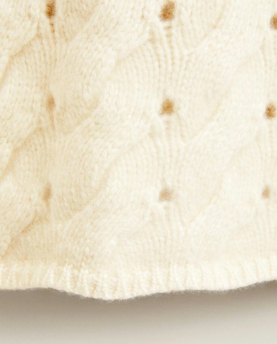 CABLE-KNIT CASHMERE SWEATER