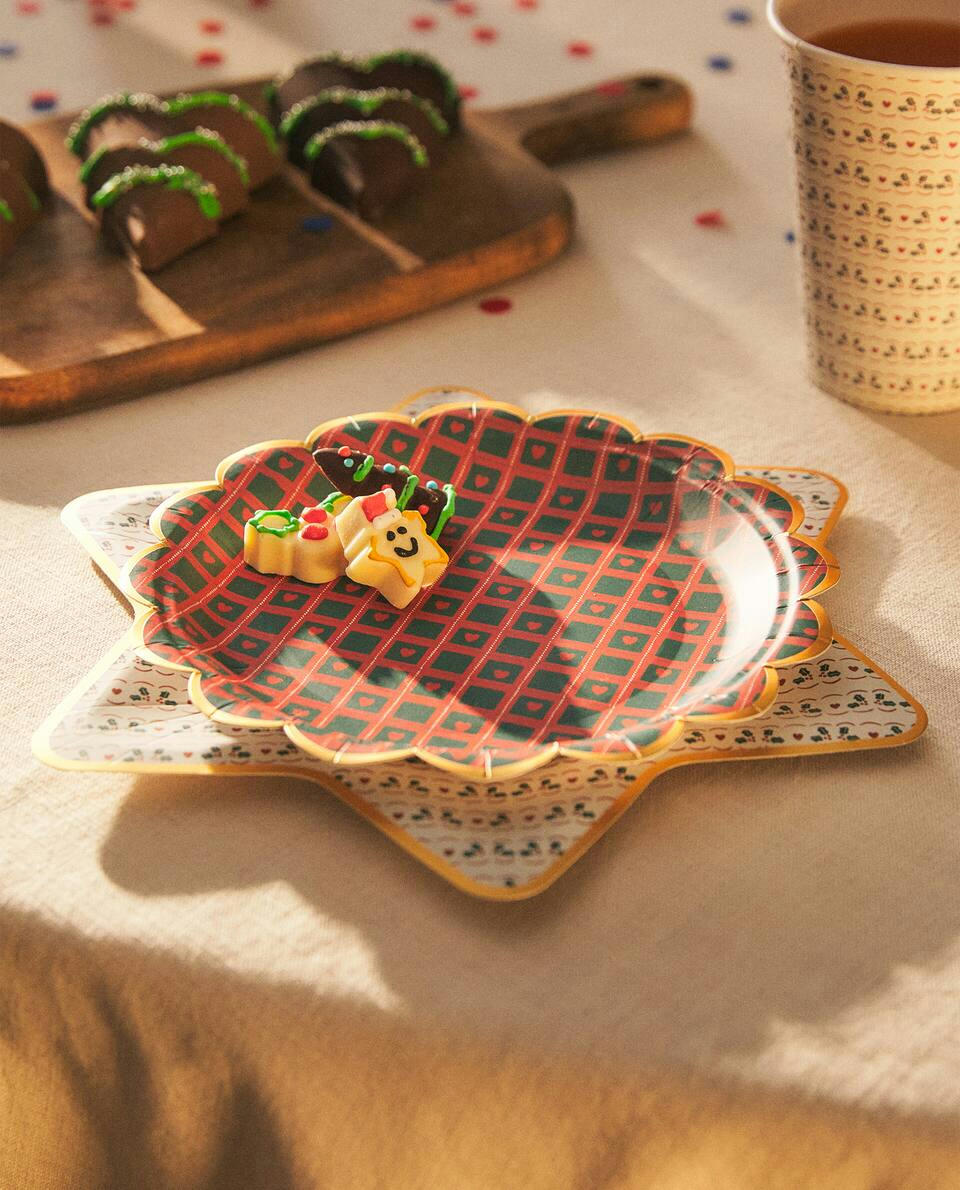 PACK OF CHILDREN’S CHRISTMAS PAPER PLATES (PACK OF 12)