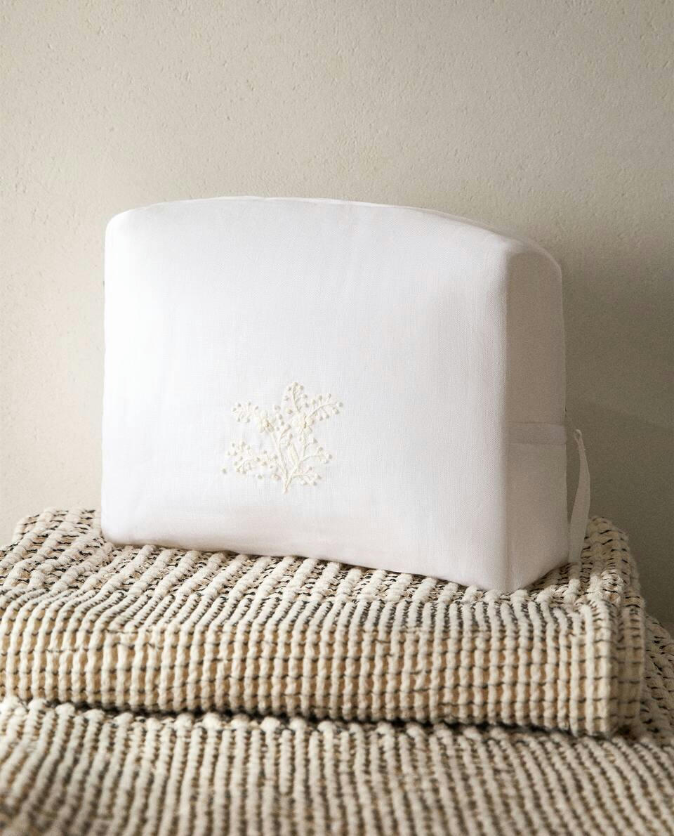 EMBROIDERED LINEN TOILETRY BAG