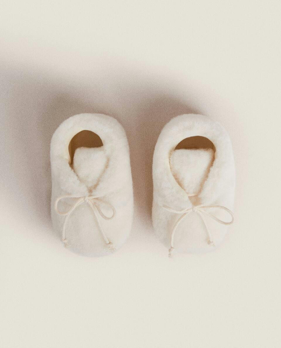 FAUX FUR BOOTIES WITH DRAWSTRING