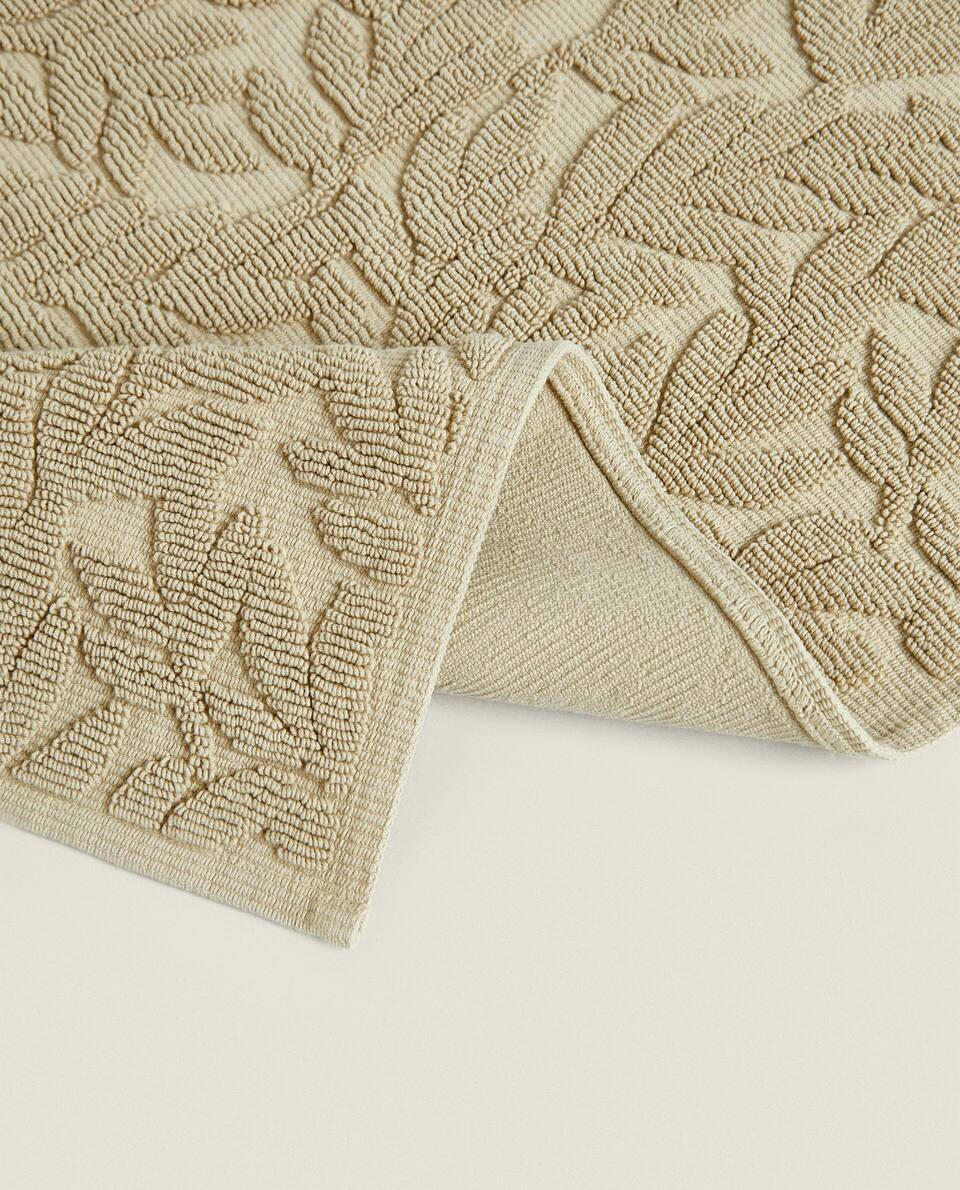 JACQUARD BATH MAT