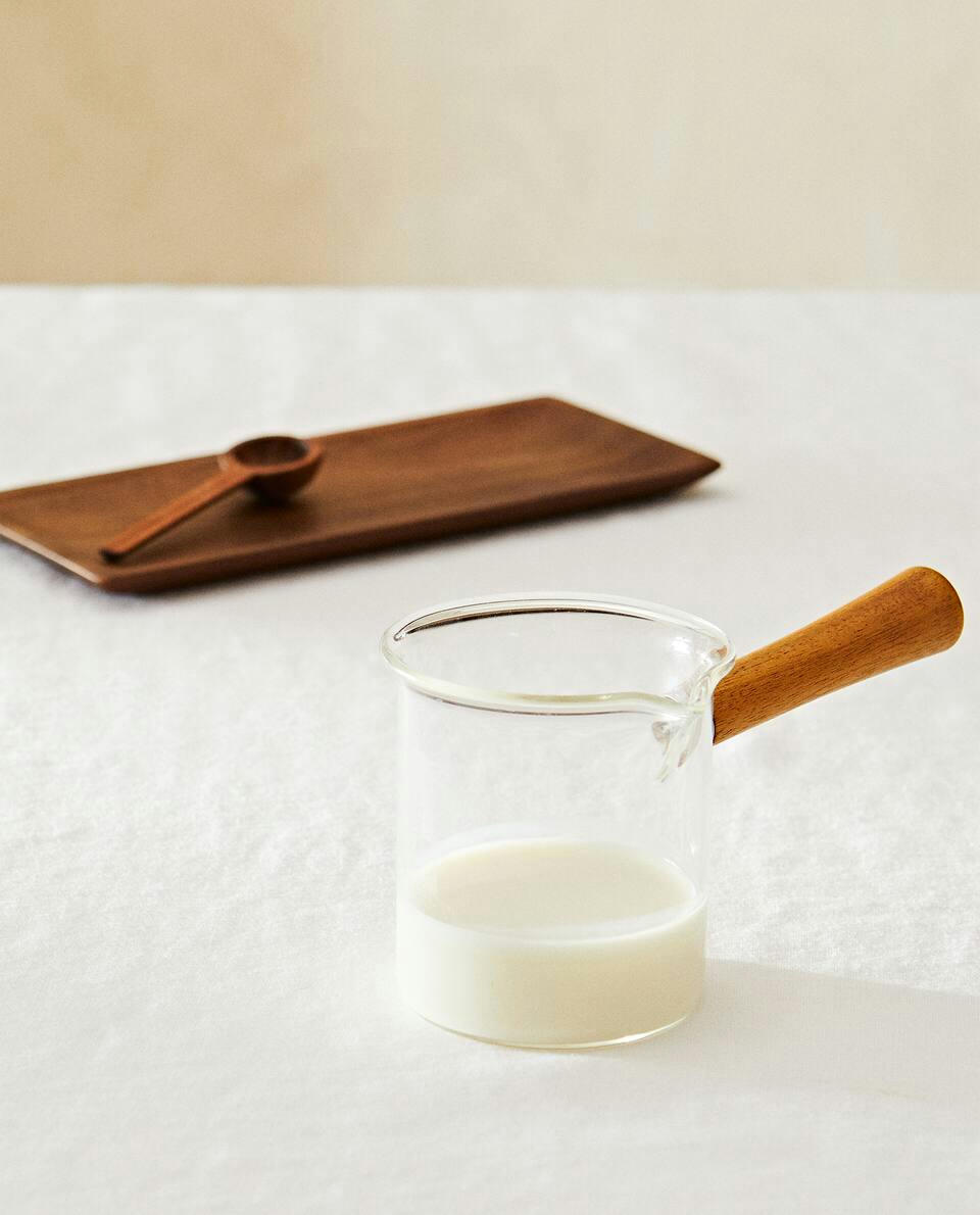 BOROSILICATE GLASS AND WOODEN MILK JUG