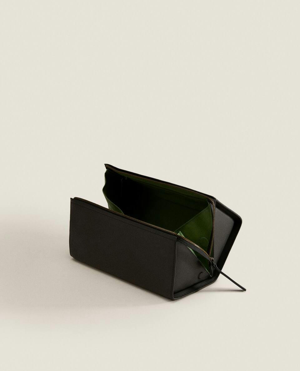 LARGE RIGID LEATHER TOILETRY BAG