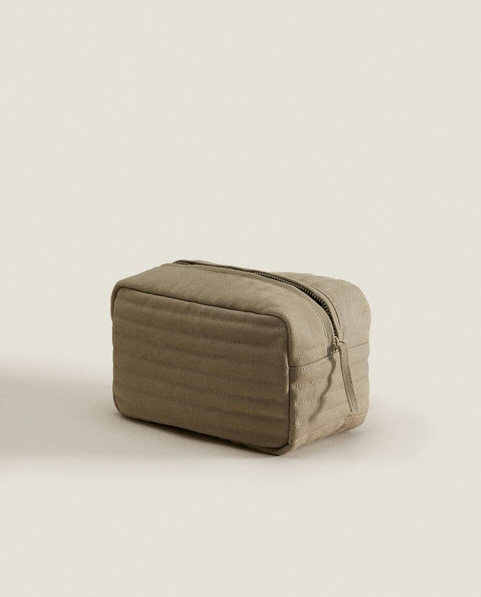 QUILTED LINEN TOILETRY BAG