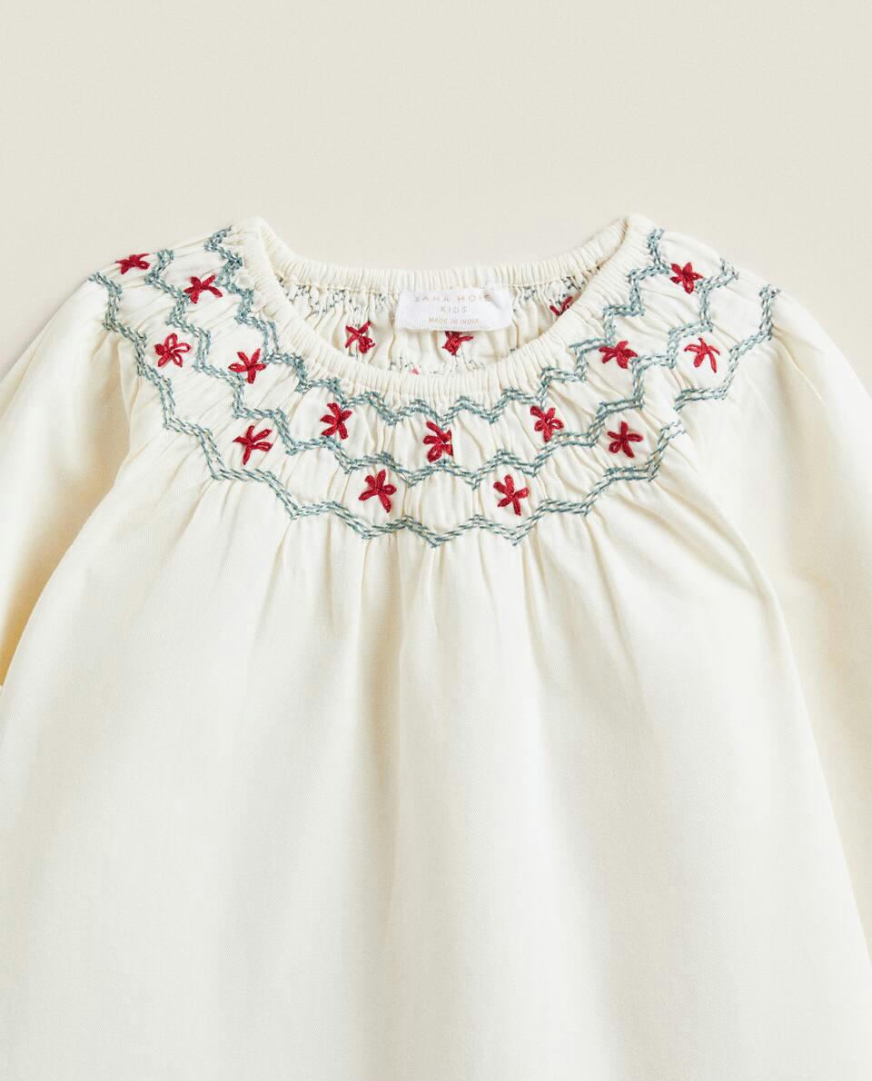 CHILDREN’S CHRISTMAS NIGHTDRESS WITH EMBROIDERED COLLAR