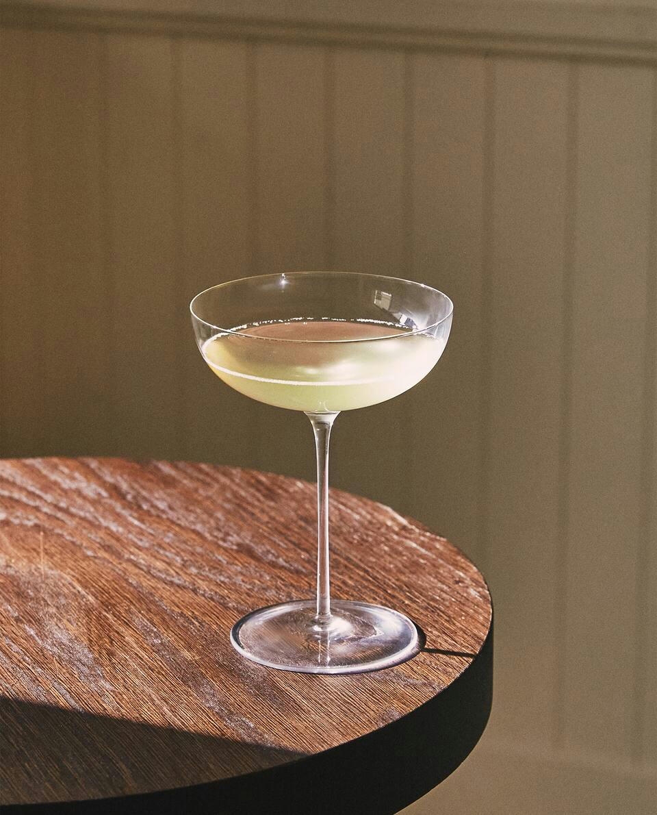 ULTRA LIGHTWEIGHT GLASS