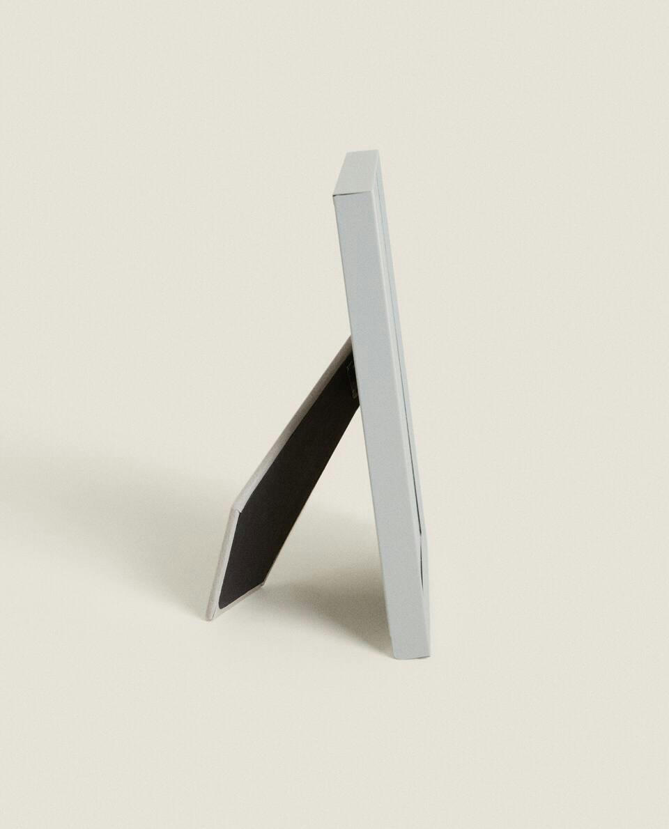 SMALL METAL PHOTO FRAME