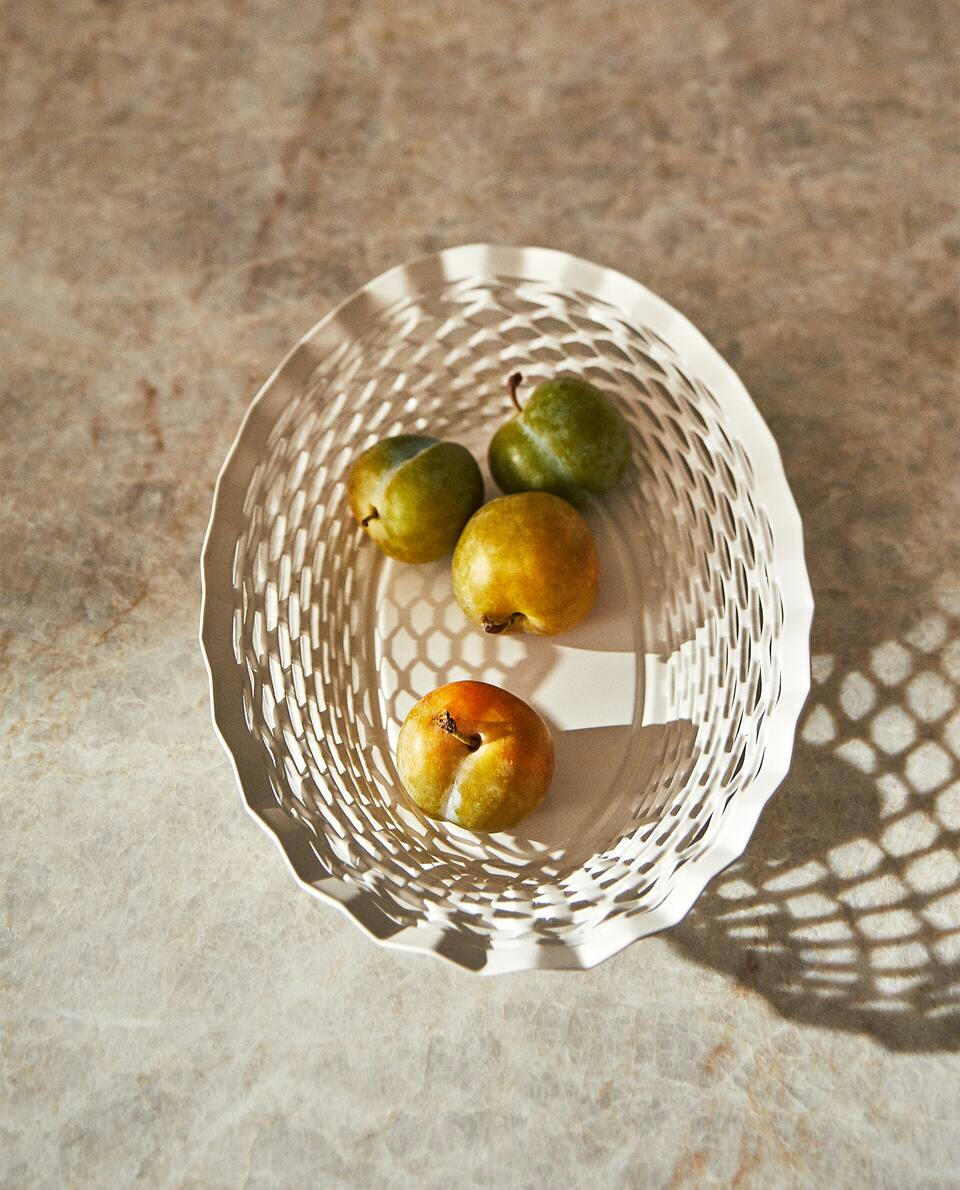 METAL BOWL WITH PERFORATED EDGE