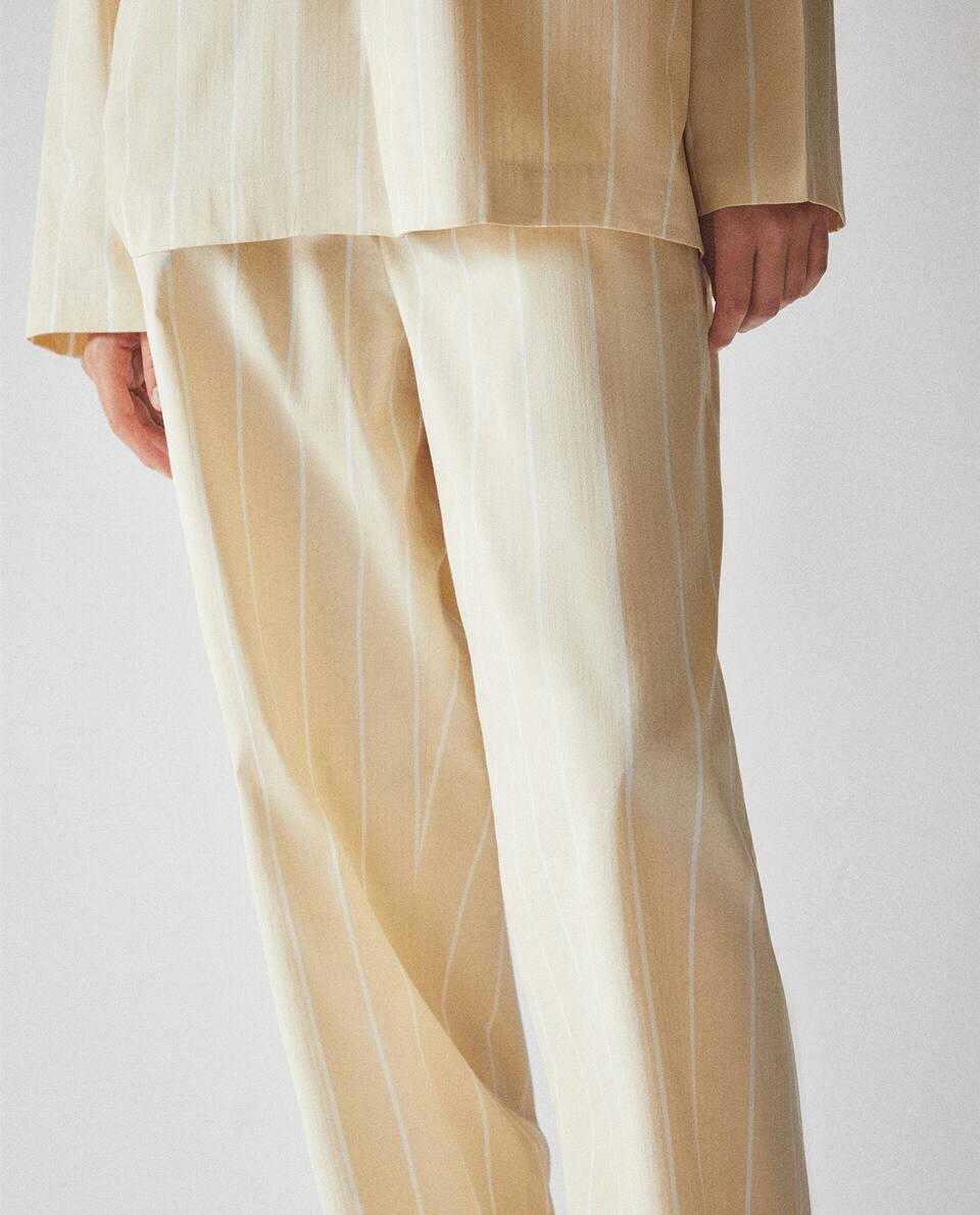 TROUSERS WITH THIN STRIPES