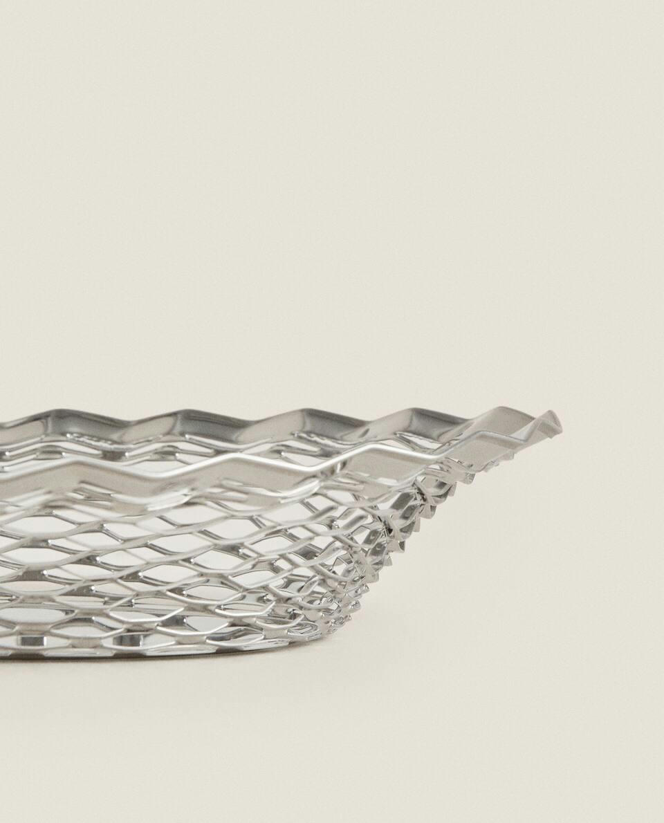 METAL BOWL WITH PERFORATED EDGE