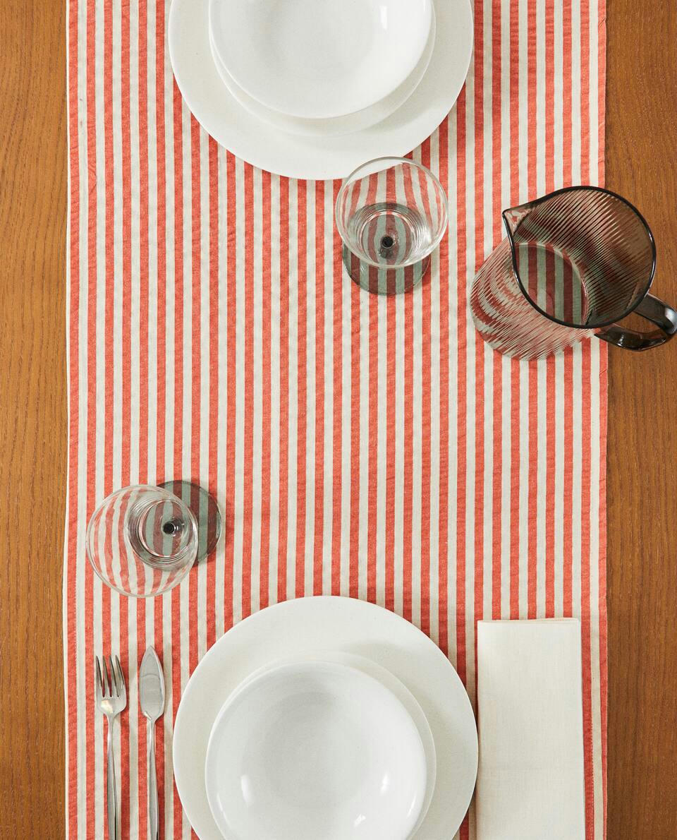 STRIPED TABLE RUNNER