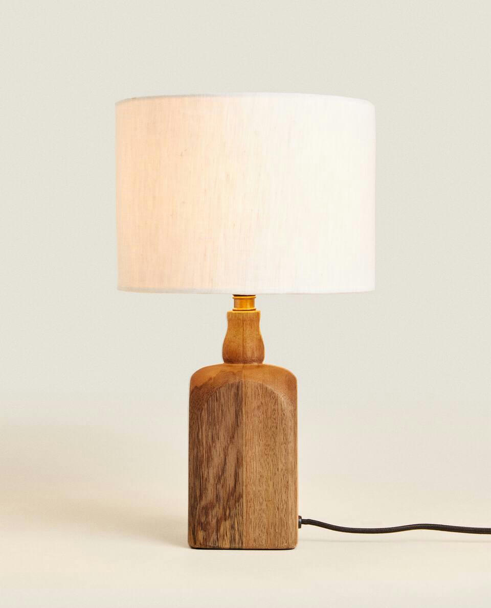 LAMP WITH WOODEN BASE
